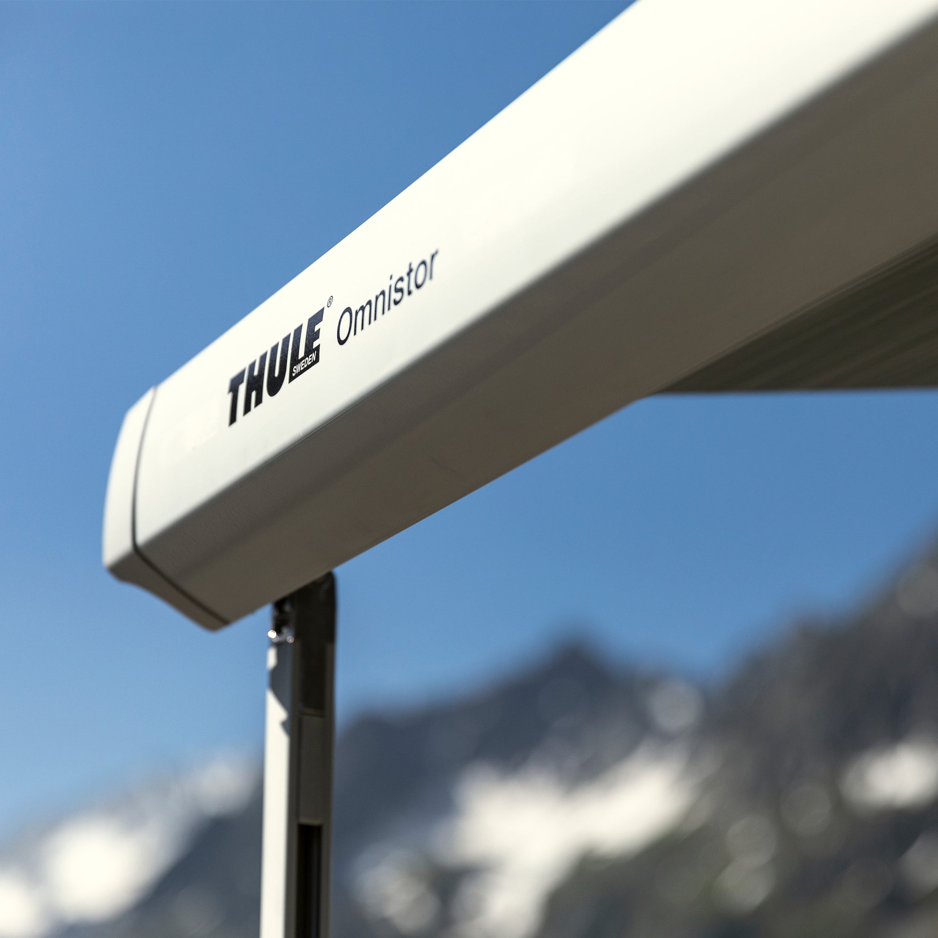 Thule 8000 Electric Awning