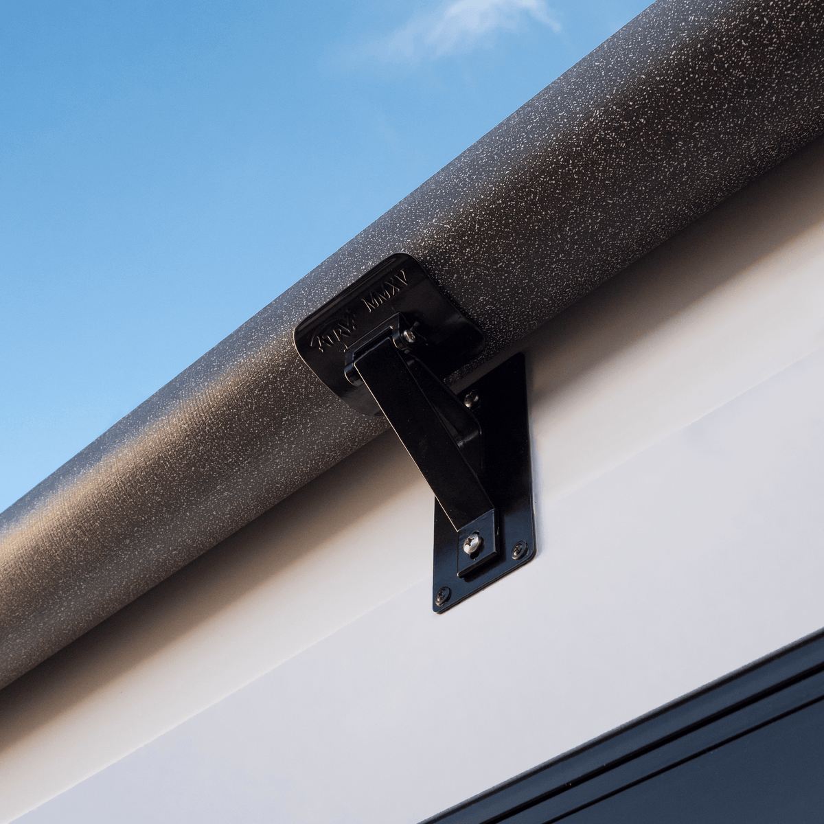 Travelling awning support – Aussie Traveller