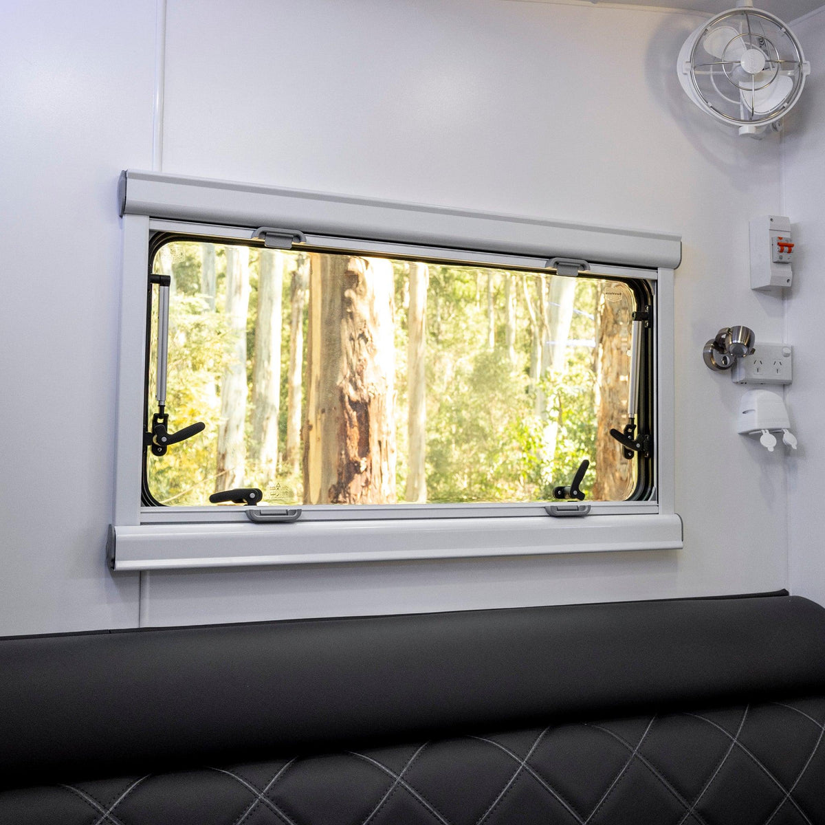 Caravan & RV Windows | Aussie Traveller